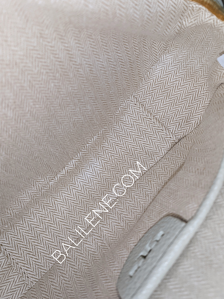    Tory-Burch-64447-McGraw-Camera-Bag-Pine-Frost-Balilene-detail-dalam