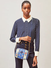    Tory-Burch-64449-McGraw-Floral-Camera-Bag-Balilene-onmodel