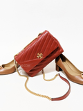    Tory-Burch-64963-Kira-Chevron-Small-Convertible-Shoulder-Bag-Redstone-Rolled-Brass-Balilene-detail-depan