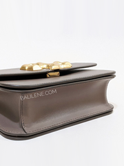 Tory-Burch-73589-Eleanor-Small-Convertible-Shoulder-Bag-Clam-Shell-Brown-Balilene-detail-bawah