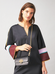 Tory-Burch-77082-Eleanor-Phone-Crossbody-Bag-Black-Balilene-onmodel
