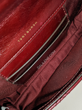 Tory-Burch-77099-Fleming-Soft-Glazed-Mini-Bag-Royal-Burgundy-Balilene-detail-dalam
