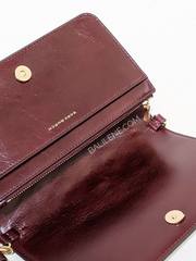 Tory-Burch-80596-Fleming-Soft-Glazed-Wallet-Crossbody-Bag-Burgundy-Balilene-detail-penutup