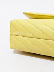 Tory-Burch-82285-Kira-Chevron-Powder-Coated-Small-Convertible-Shoulder-Bag-Calendula-Balilene-detail-bawah