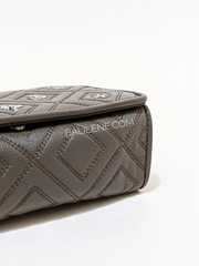 Tory-Burch-84820-Fleming-Charm-Small-Convertible-Shoulder-Bag-Volcanic-Stone-Balilene-detail-bawah