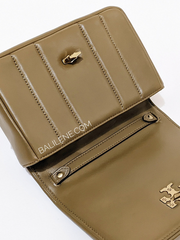       Tory-Burch-87244-Kira-Chain-Shoulder-Bag-Toasted-Sesame-Balilene-detail-penutup