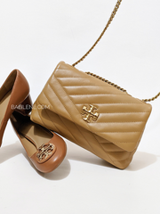    Tory-Burch-90452-Kira-Chevron-Small-Convertible-Shoulder-Bag-Almond-Brown-Balilene-detail-depan
