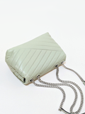    Tory-Burch-90452-Kira-Chevron-Small-Convertible-Shoulder-Bag-Pine-Frost-Balilene-detail-belakang