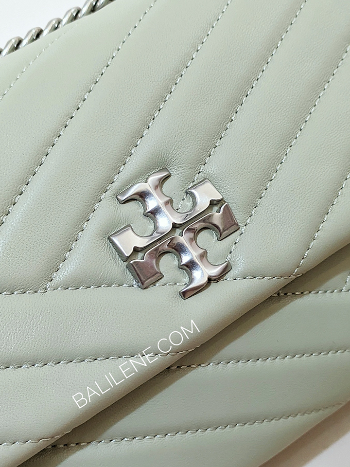 Tory-Burch-90452-Kira-Chevron-Small-Convertible-Shoulder-Bag-Pine-Frost-Balilene-detail-logo