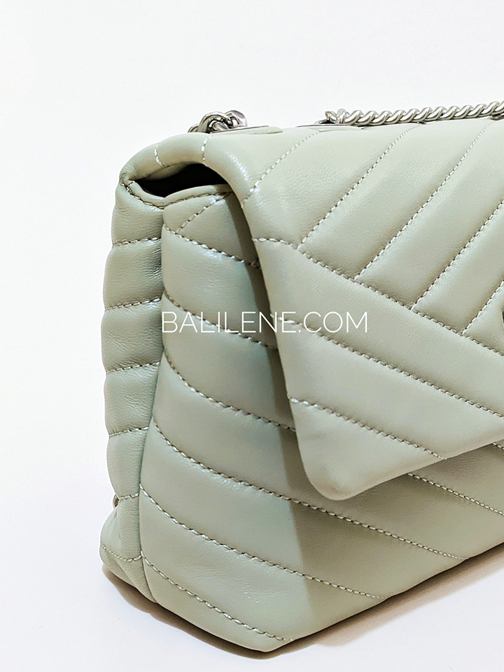    Tory-Burch-90452-Kira-Chevron-Small-Convertible-Shoulder-Bag-Pine-Frost-Balilene-detail-samping