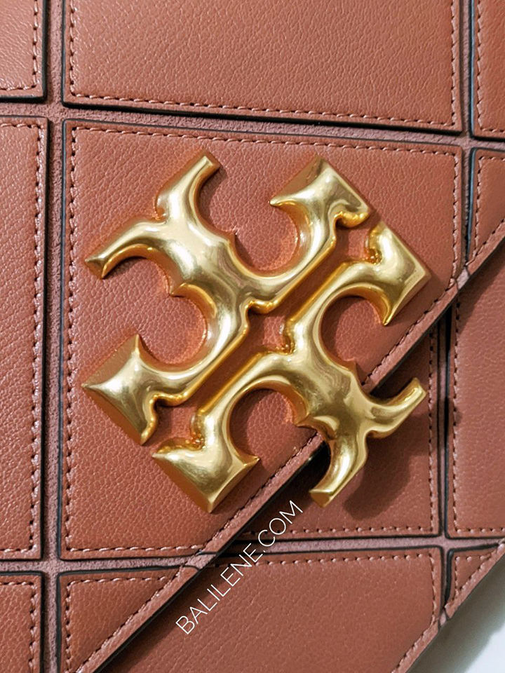 Tory-Burch-Eleanor-Diamond-Quilted-Convertible-Shoulder-Bag-Toasted-Pecan-Balilene-detail-logo