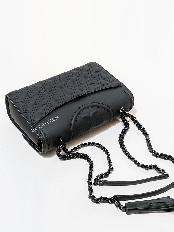    Tory-Burch-Fleming-Matte-Convertible-Shoulder-Bag-Black-Balilene-detail-belakang