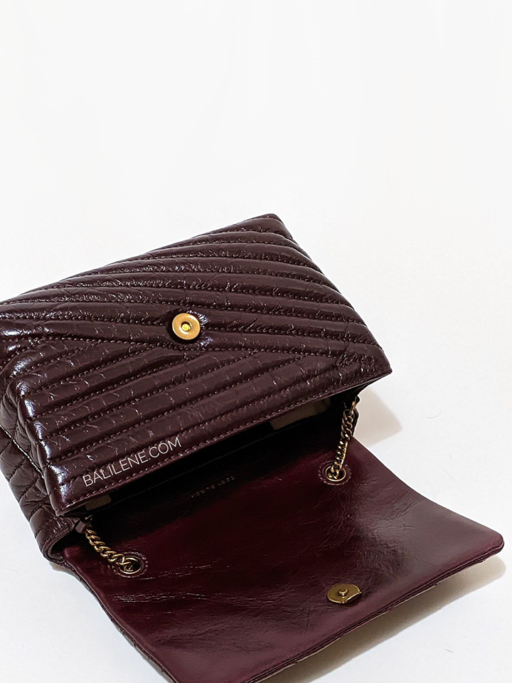    Tory-Burch-Kira-Chevron-Glazed-Mini-Bag-Fig-Balilene-detail-penutup