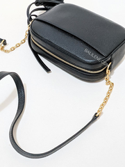 Tory-Burch-McGraw-Camera-Bag-Black-Balilene-detail-belakang