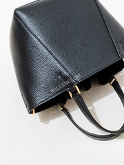 Tory-Burch-McGraw-Mini-Drawstring-Satchel-Bag-Black-Balilene-detail-belakang