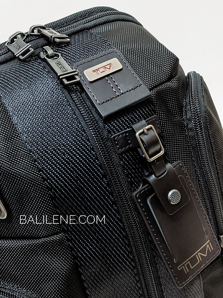 Tumi Higgins Sling Bag Black Balilene