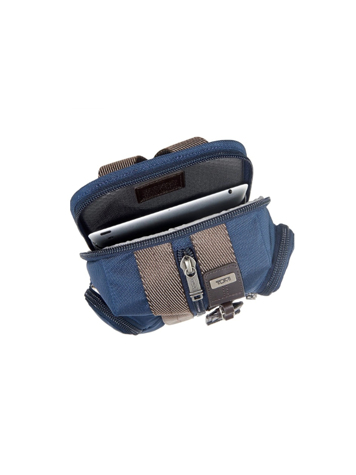 Tumi saratoga store sling