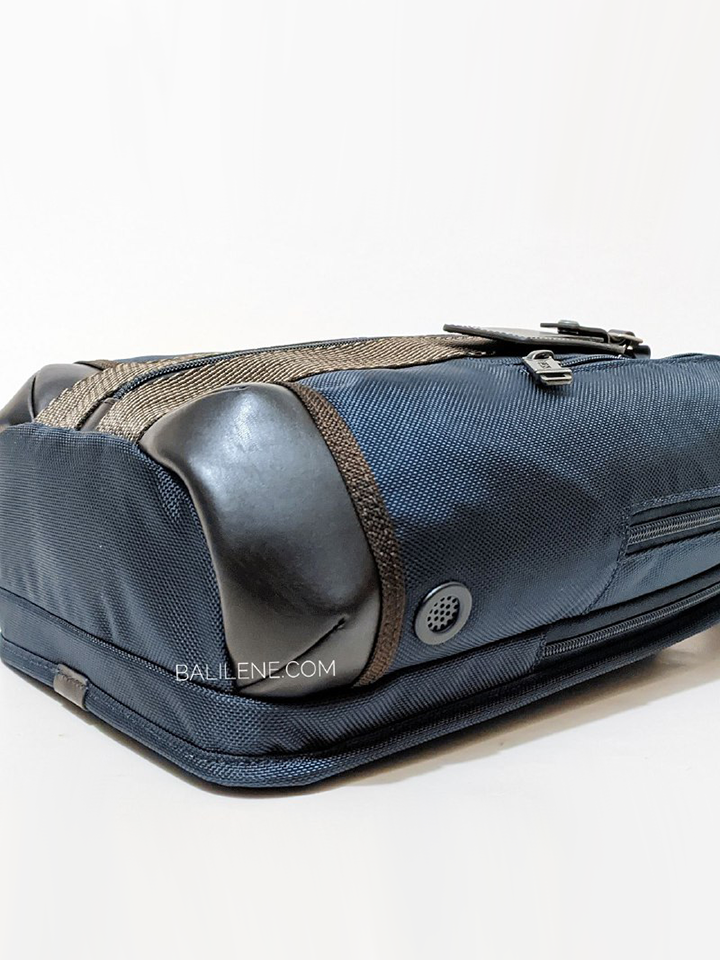 Tumi higgins hot sale sling bag