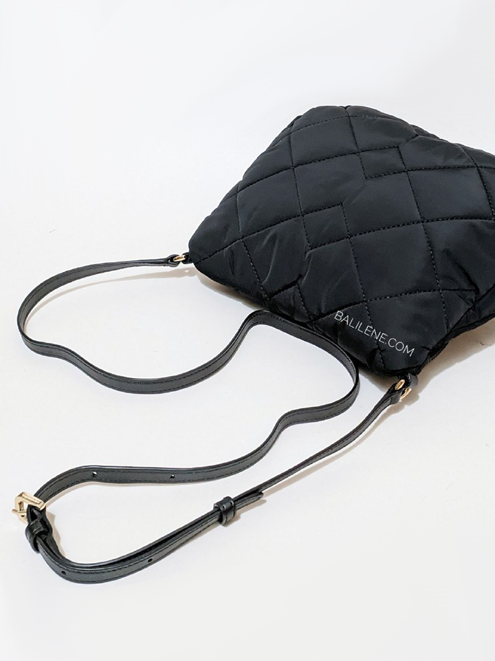 detail-bagian-belakang-Marc-Jacobs-Natasha-Quilted-Nylon-Crossbody-Bag-Black