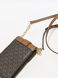detail-bagian-belakang-Michael-Kors-35S2GNMC5B-Carmen-Small-Logo-Smartphone-Crossbody-Bag-Brown