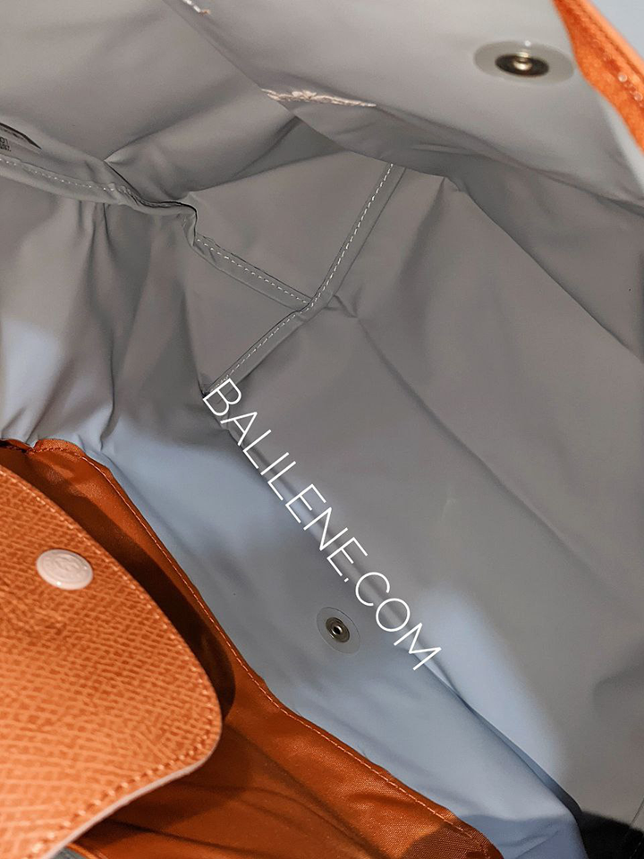 detail-bagian-dalam-Longchamp-Le-Pliage-Club-Small-Shoulder-Bag-Rust-Silver
