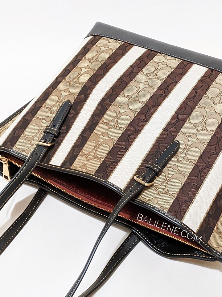 detail-belakang-Coach-Mollie-Tote-In-Signature-Jacquard-With-Stripes-Khaki-Black-Multi