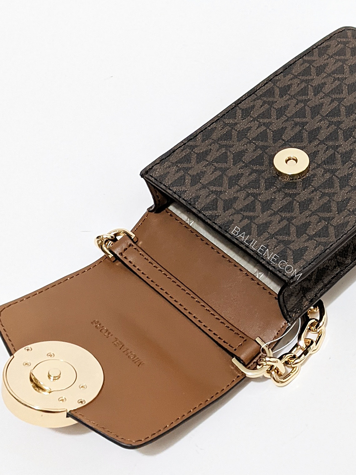 detail-closure-Michael-Kors-35S2GNMC5B-Carmen-Small-Logo-Smartphone-Crossbody-Bag-Brown