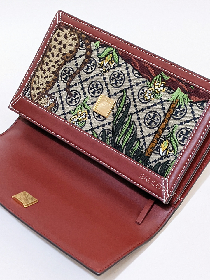 detail-closure-Tory-Burch-83958-T-Monogram-Jacquard-Embroidered-Shoulder-Bag-Tory-Navy