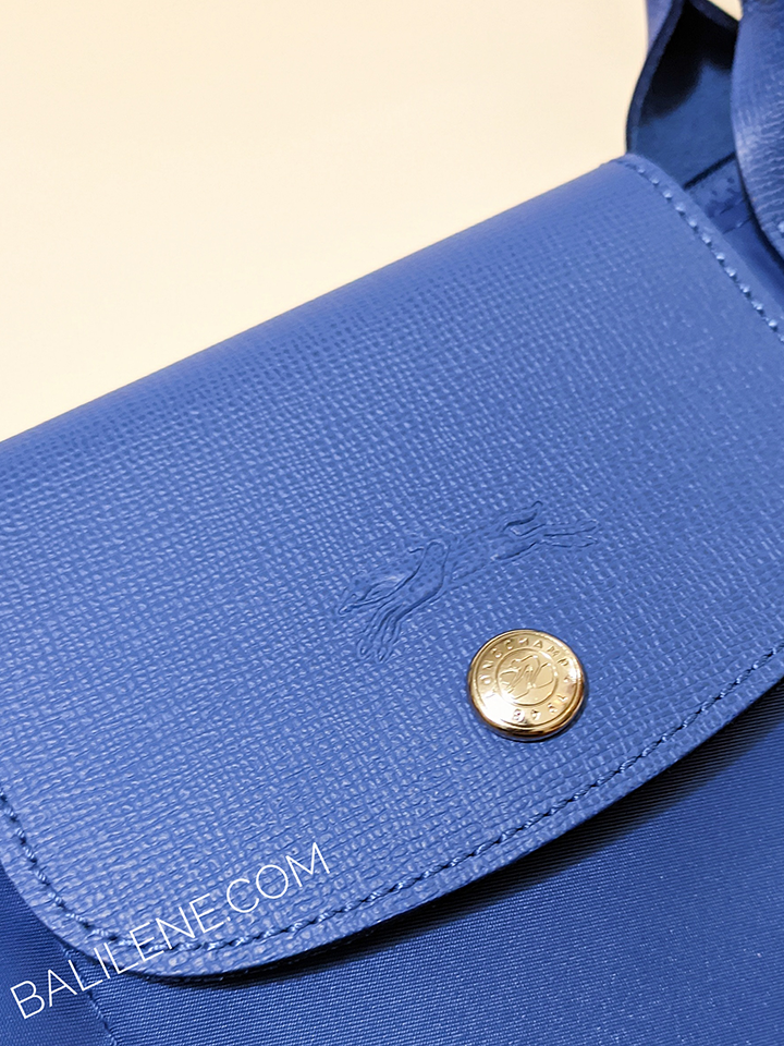 detail-logo-Longchamp-L2605598234-Le-Pliage-Neo-Small-Nylon-Shoulder-Tote-In-Blue