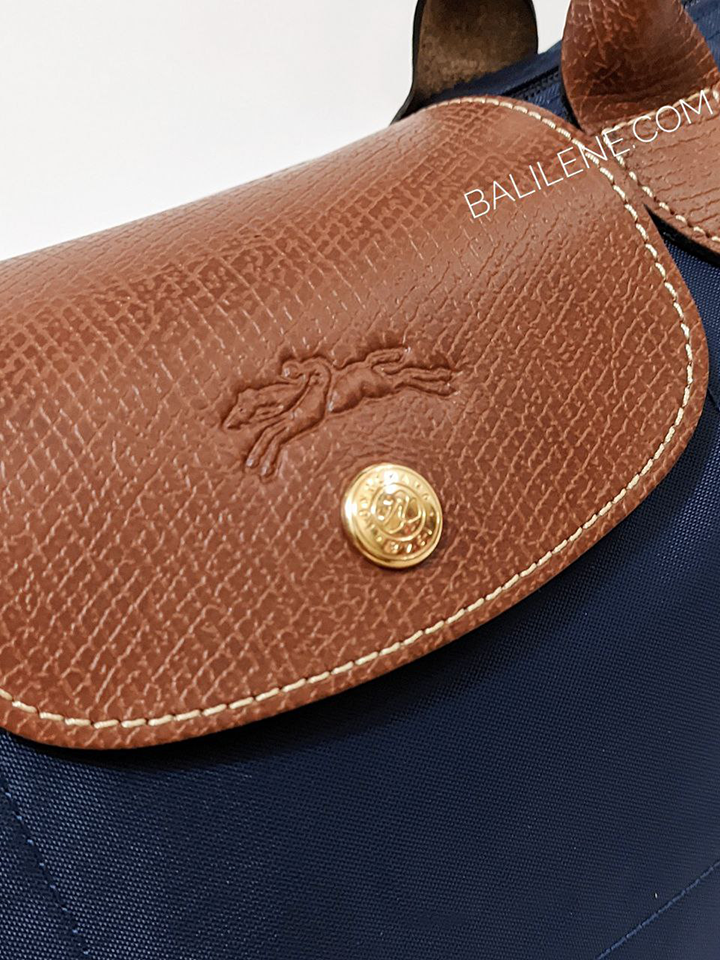 detail-logo-Longchamp-Le-Pliage-Original-Small-Top-Handle-Bag-Navy