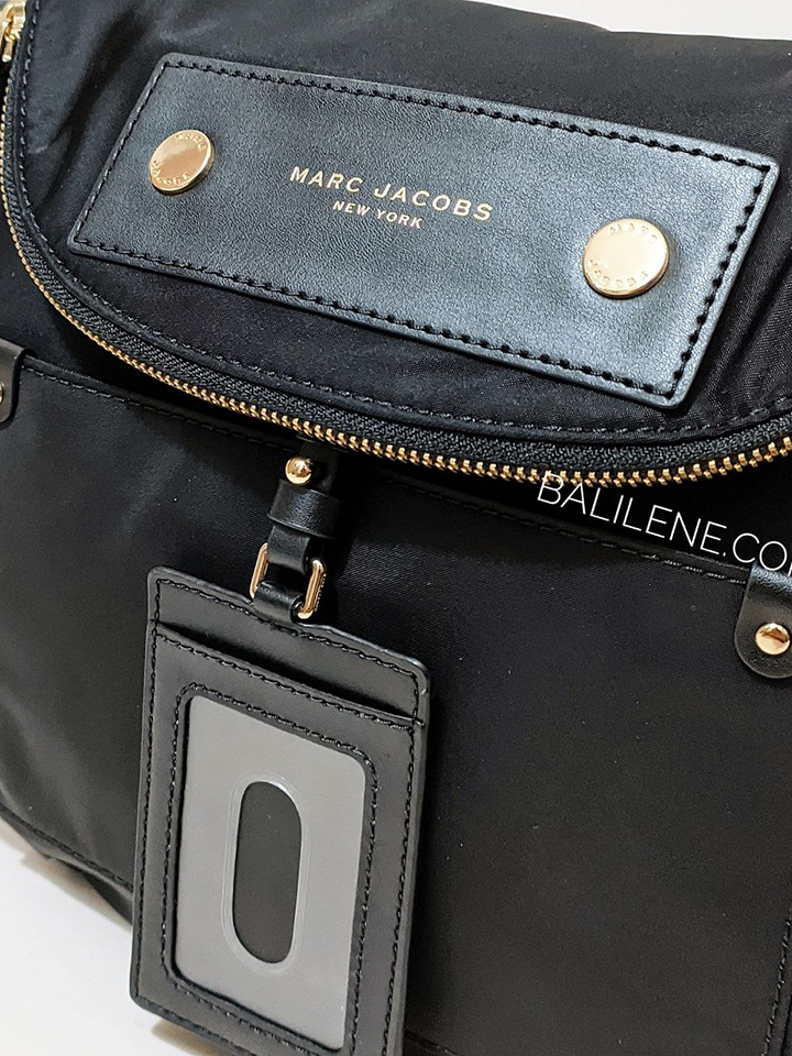 detail-logo-Marc-Jacobs-Preppy-Nylon-Natasha-Medium-Crossbody-Bag-Black