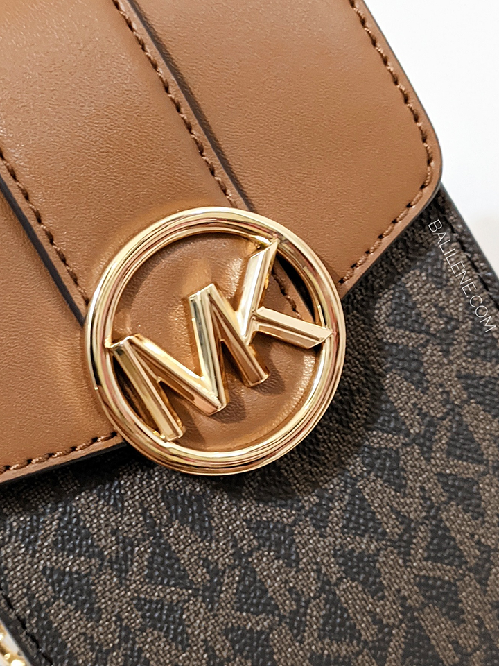 detail-logo-Michael-Kors-35S2GNMC5B-Carmen-Small-Logo-Smartphone-Crossbody-Bag-Brown
