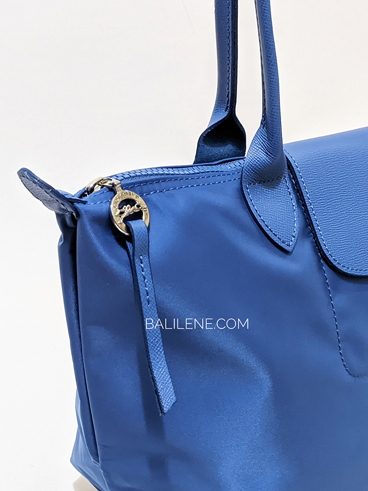 detail-samping-zip-Longchamp-L2605598234-Le-Pliage-Neo-Small-Nylon-Shoulder-Tote-In-Blue