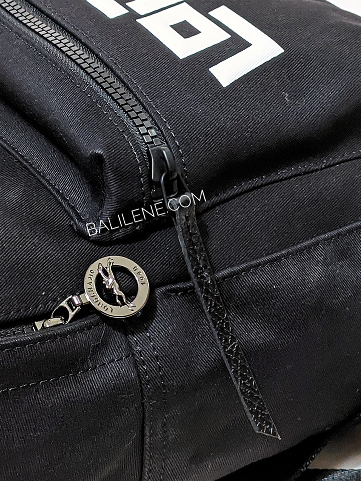 detail-samping-zip-Longchamp-Stamp-Backpack-Black