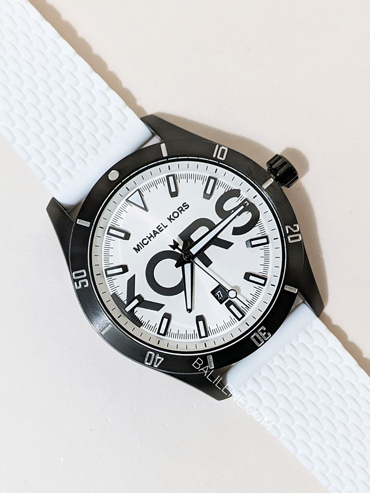 dial-Michael-Kors-Layton-Three-Hand-Date-White-Silicone-Watch