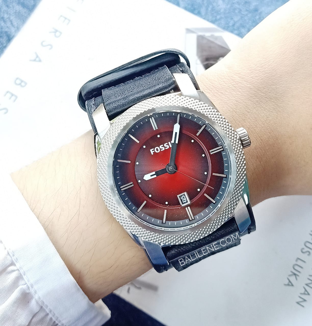 Fossil C241002 Red Tone Round Black Leather Band