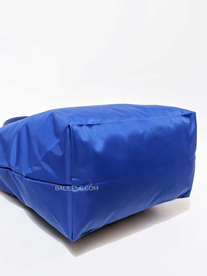 gambar-bawah-Longchamp-Le-Pliage-Club-Small-Shoulder-Bag-Cobalt-Blue