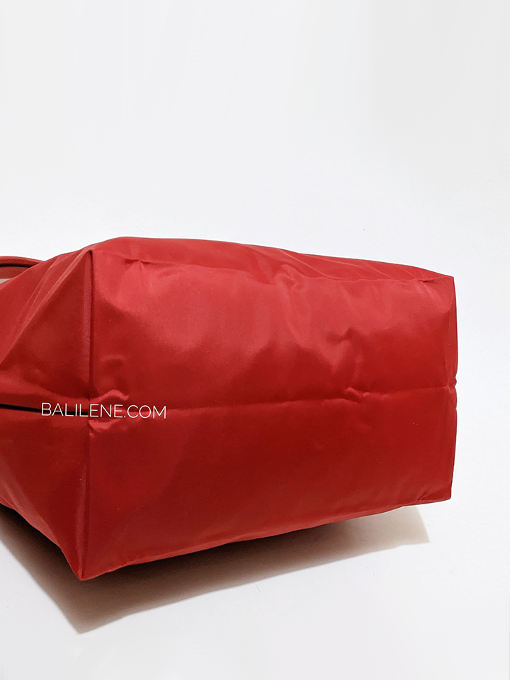 gambar-bawah-Longchamp-Le-Pliage-Club-Small-Shoulder-Bag-Red