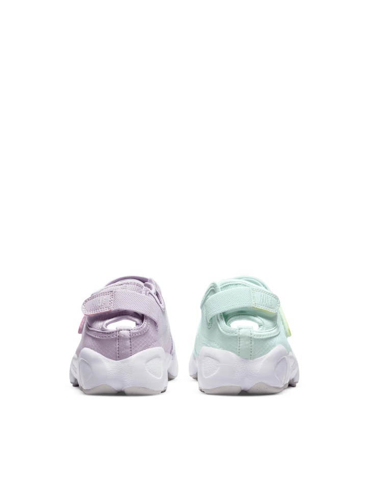 gambar-belakang-Nike-Womens-Air-Rift-Breathe-Light-Soft-Pink-Lemon-Wash-Multi