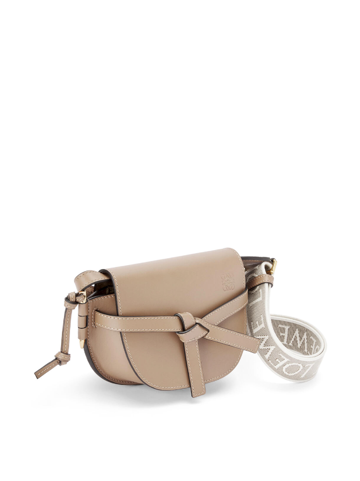 gambar-samping-Loewe-Mini-Gate-Dual-Bag-In-Soft-Calfskin-And-Jacquard-Sand