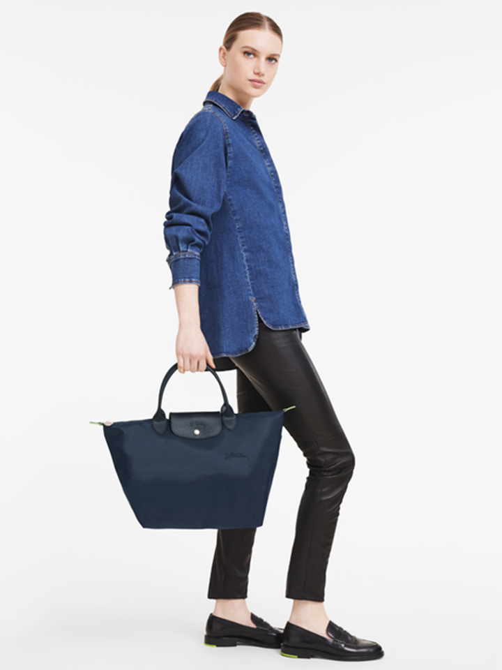 on-model-Longchamp-Le-Pliage-Green-Handbag-Medium-Ocean-Blue