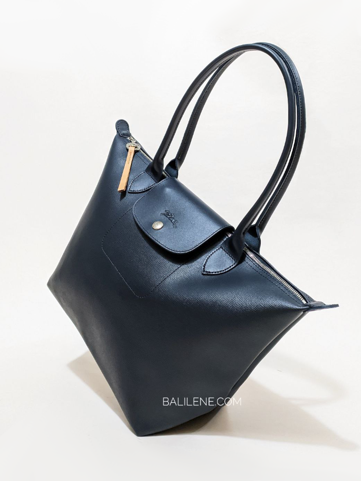 on-produk-Longchamp-Le-Pliage-City-Small-Shoulder-Bag-Navy