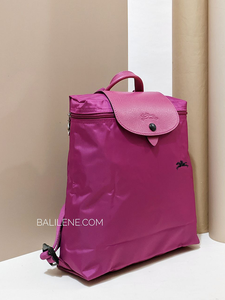 on-produk-Longchamp-Le-Pliage-Club-Backpack-Bag-Fuchsia