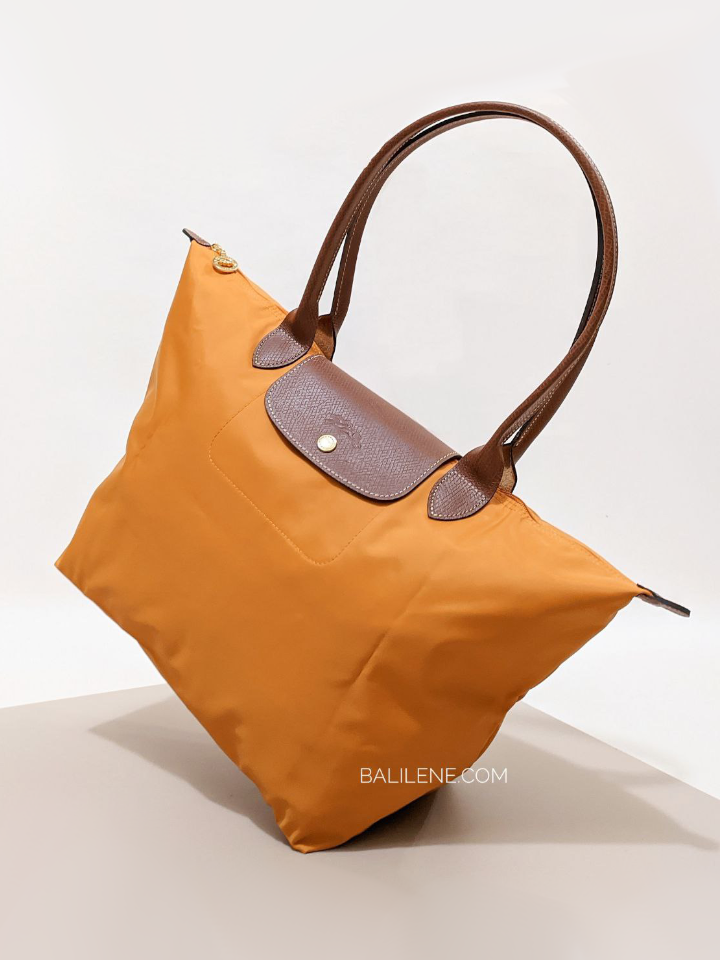 on-produk-Longchamp-Le-Pliage-Original-Medium-Shoulder-Bag-Saffron