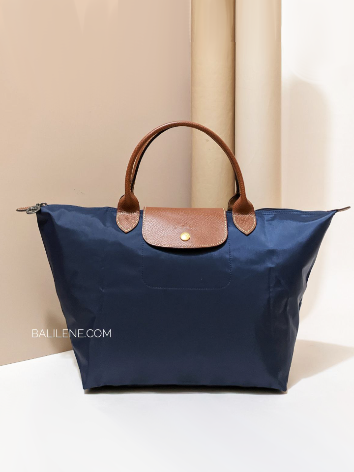 on-produk-Longchamp-Le-Pliage-Original-Top-Handle-Bag-Medium-Navy