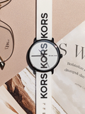 on-produk-Michael-Kors-MK2829-Charley-Three-Hand-White-Silicone-Watch