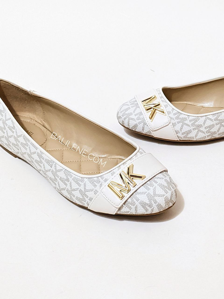 on-produk2-Michael-Kors-Jilly-Logo-Ballet-Flat-Vanilla