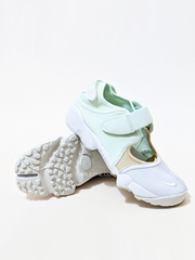 on-produk2-Nike-Womens-Air-Rift-Breathe-Light-Soft-Pink-Lemon-Wash-Multi