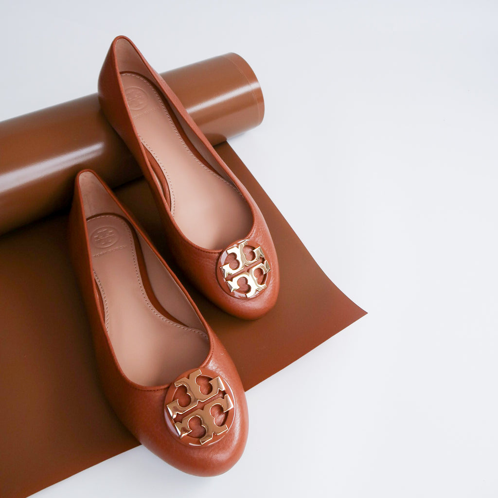 Tory Burch 43394 Claire Ballet Tumbled Leather Flats Royal Tan (Size 7,5)